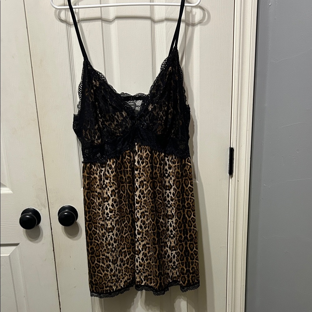 Elegant Leopard Print Chemise with Black Lace